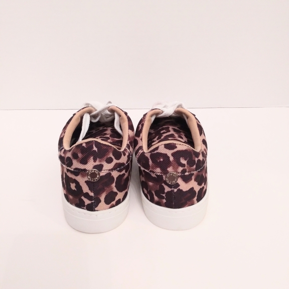 Steve Madden leopard sneakers. Size 7 1/2 - Picture 2 of 6